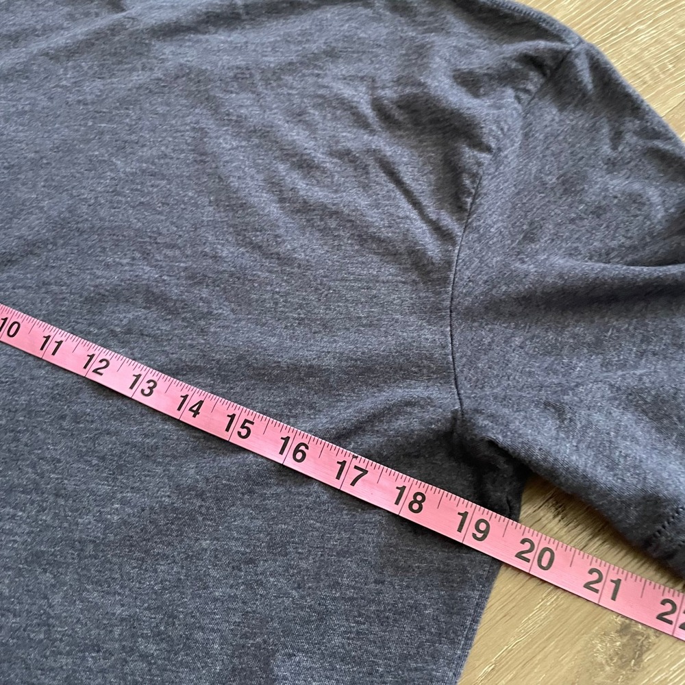Trail Threads Co Graphic T-Shirt Mens Size L Gray Bear Campfire Guitar Outdoor - Picture 5 of 6
